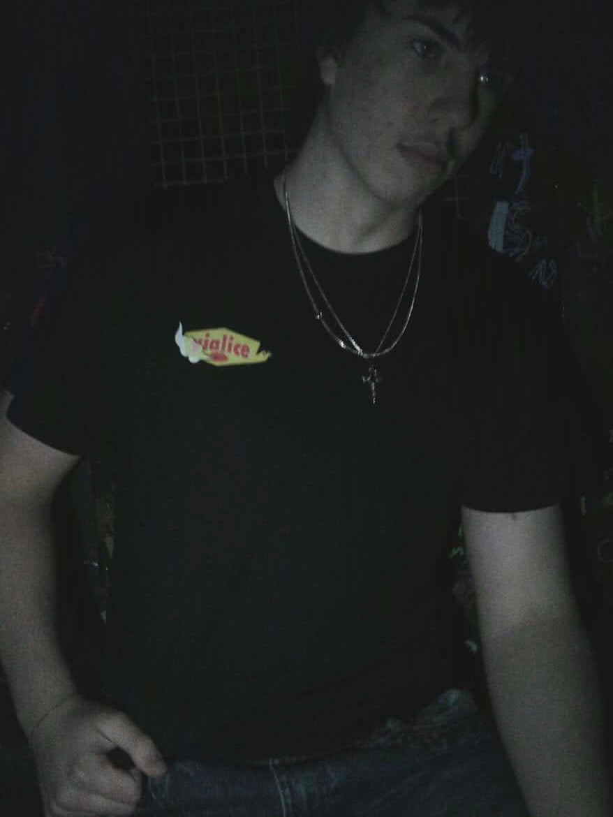 Vialice x Employee "Dennys" Tshirt