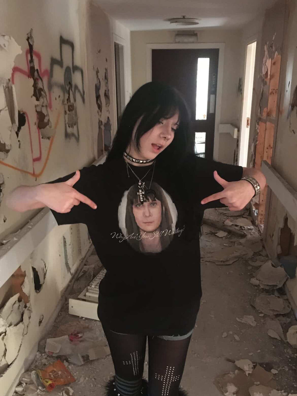 Vialice x Employee "Facial" Tshirt