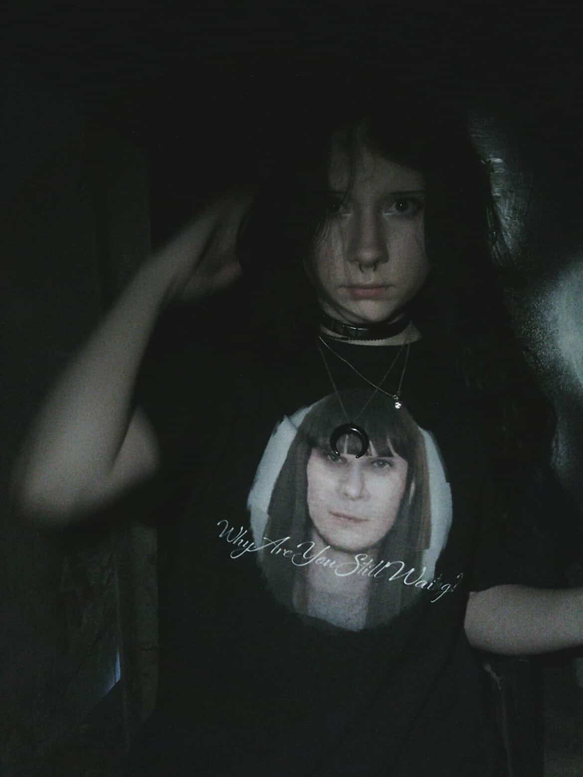 Vialice x Employee "Facial" Tshirt