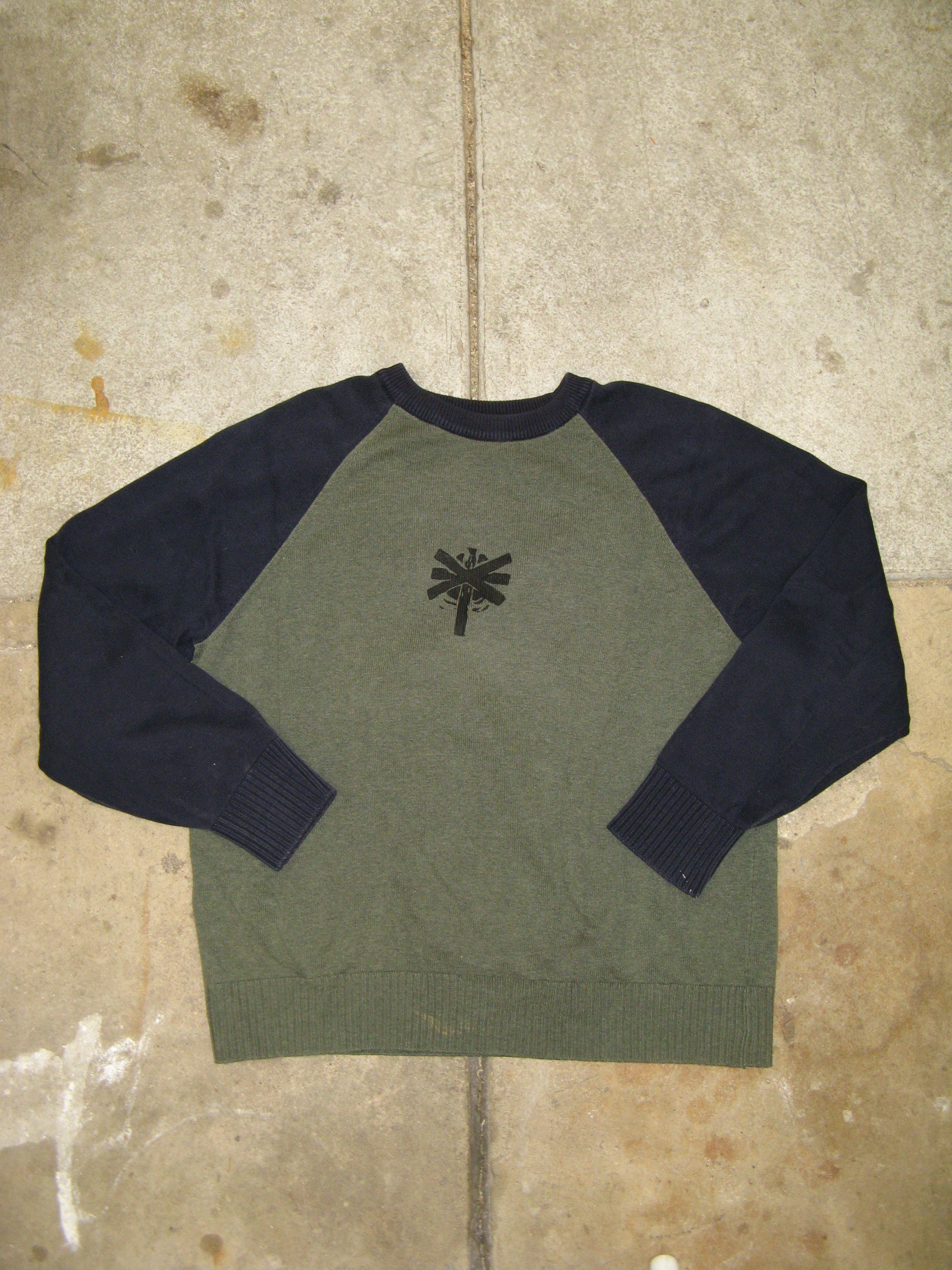 Vialice Green Raglan Longsleeve